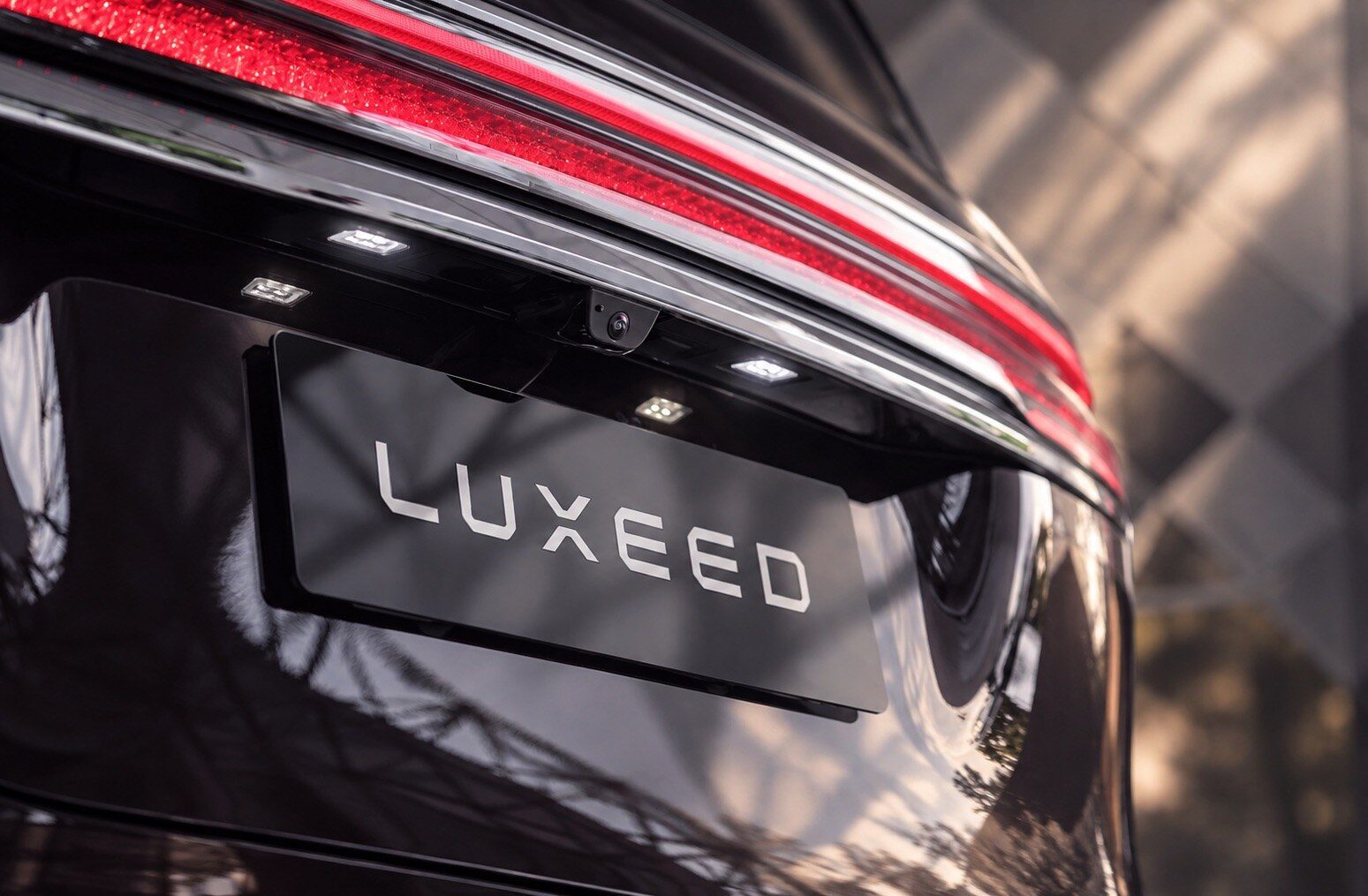 LUXEED EHV V9 2026 เผยโฉมในไทย MPV หรูเบาะหมุน 180 องศา 7