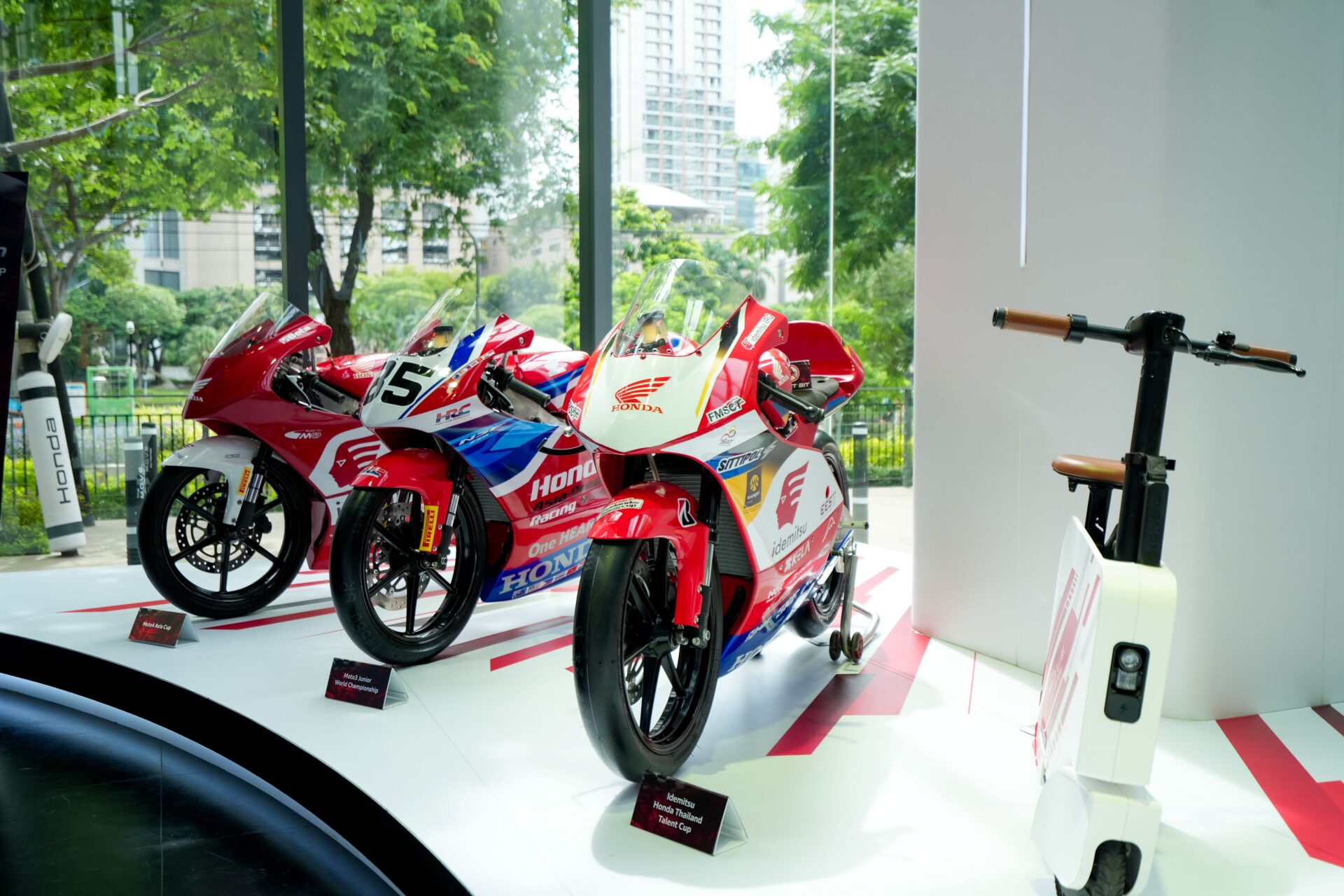 Honda NSF250R Race to the Dream