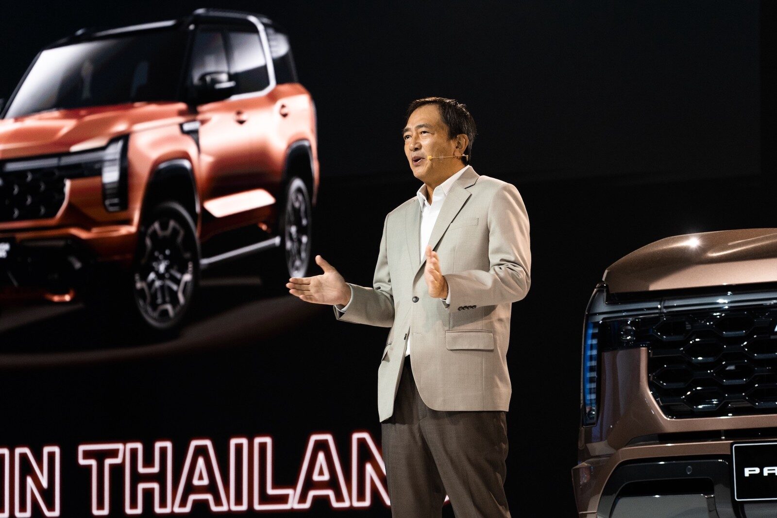 มร. เรียวอิจิ อินาบะ บนเวทีเปิดตัว Pajero ใหม่
