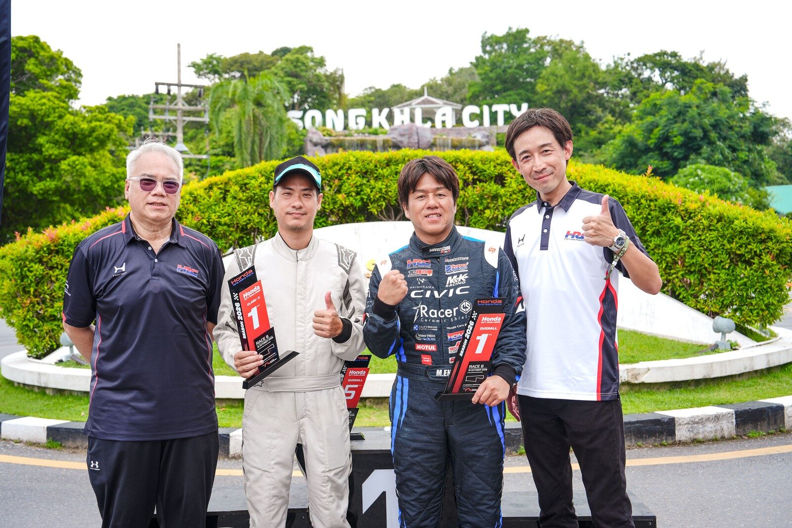 ผู้ชนะเรซที่ 8 Honda One Make Race 2026 รับถ้วยรางวัล