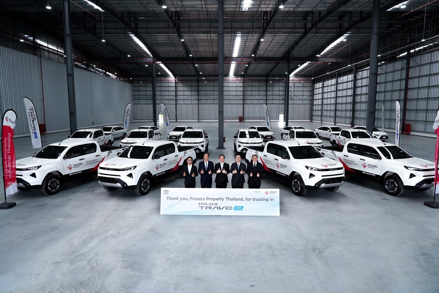 Toyota Hilux Travo-e 2026 ส่งมอบ 17 คัน หนุนแผน Net Zero 9