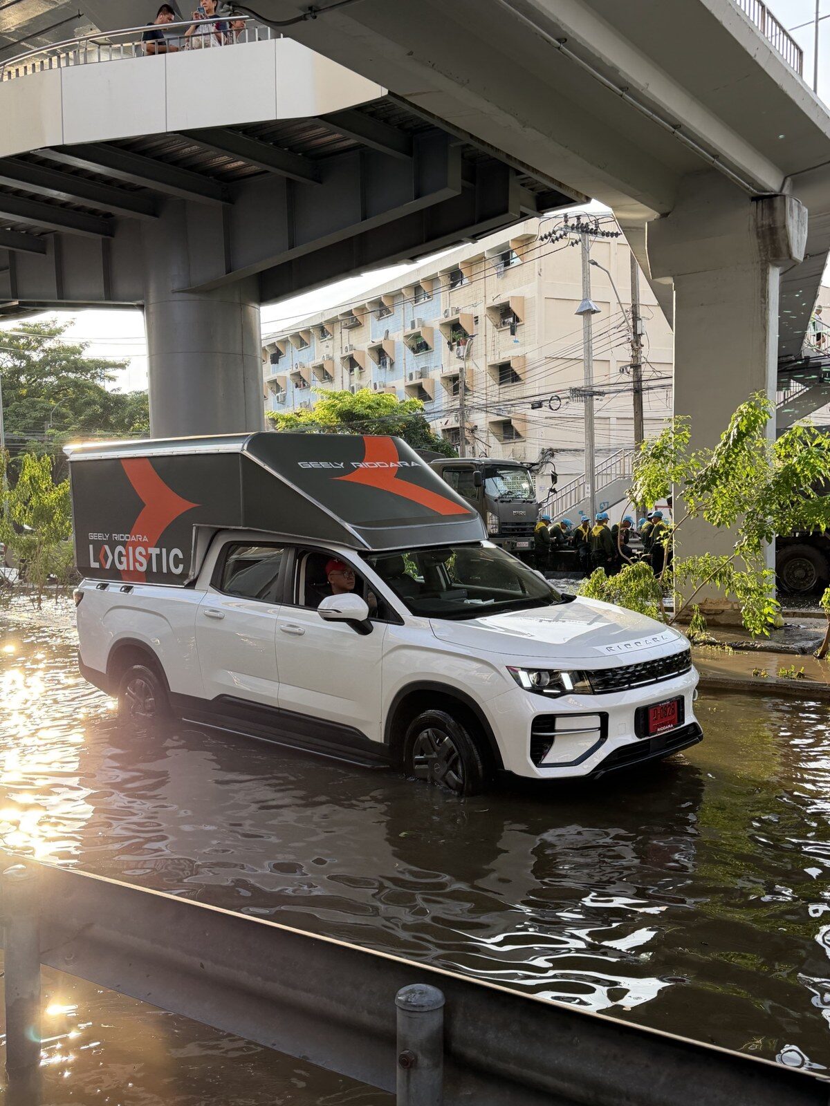 GEELY RIDDARA ECON L 2026 ส่ง 2 คันลุยช่วยน้ำท่วม 13