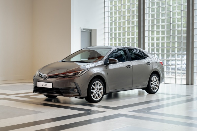 Toyota Corolla เจเนอเรชันที่ 11 ซีดาน รหัส E170